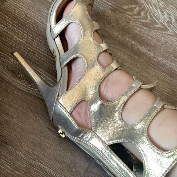 SOLD !!Breckelles gold strapped heels size 7 - Picture 16 of 16